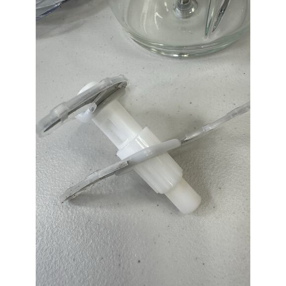 Red Cooks Essentials Glass Bowl Food Chopper Model K49734 172 000/ 120v 300w - Picture 5 of 8